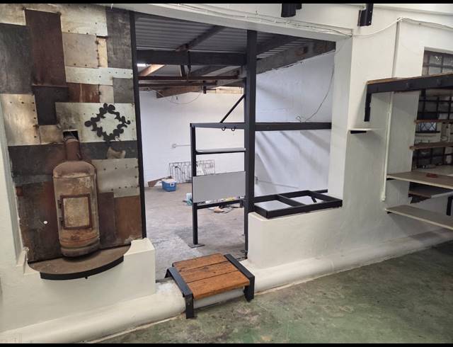 Business property to rent in SALT RIVER